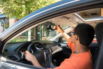 Teens-appreciate-vehicle-safety-and-doubt-advanced-tech